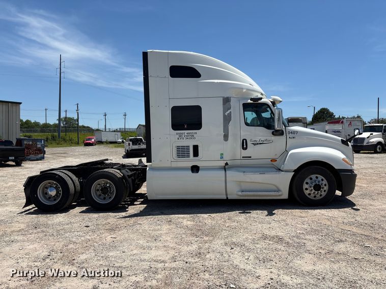 image for item EF1222 2019 International LT625 semi truck