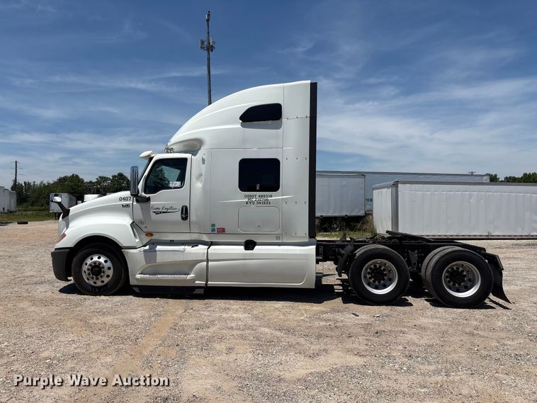 image for item EF1222 2019 International LT625 semi truck