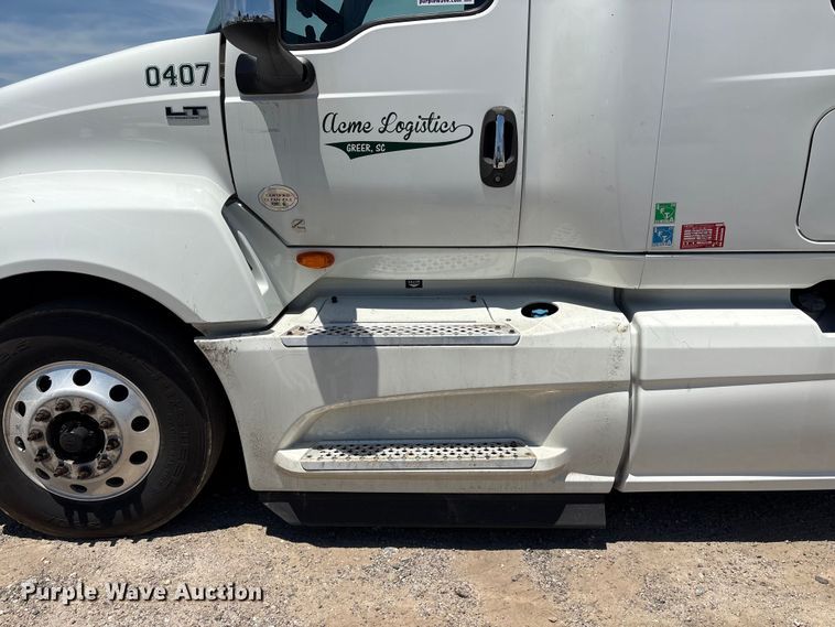image for item EF1222 2019 International LT625 semi truck