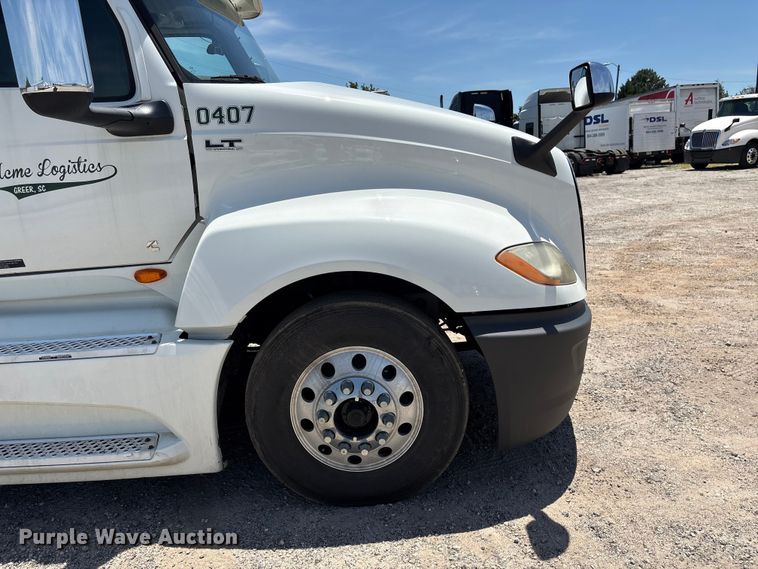 image for item EF1222 2019 International LT625 semi truck