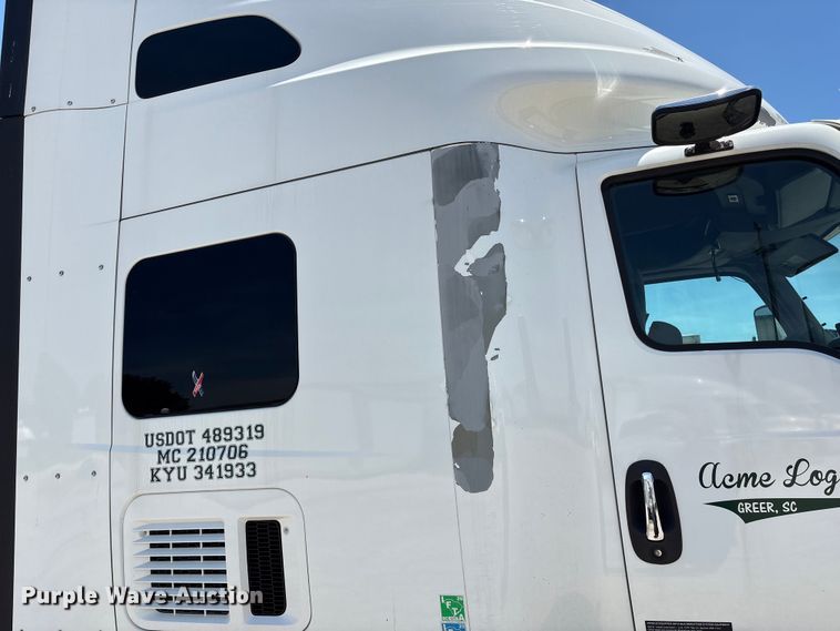 image for item EF1222 2019 International LT625 semi truck
