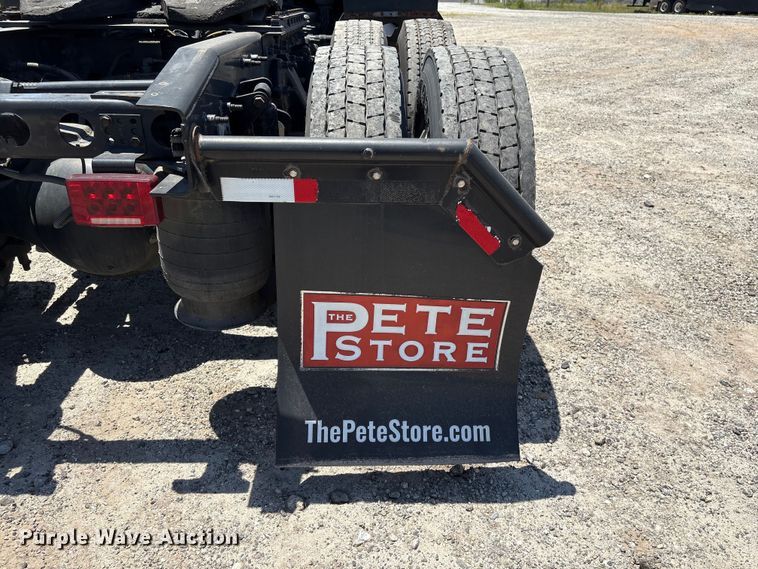image for item EF1222 2019 International LT625 semi truck