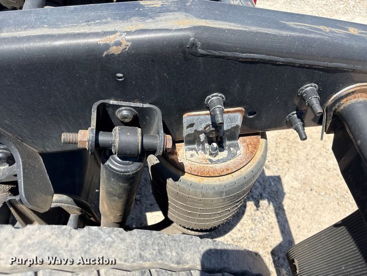 image for item EF1222 2019 International LT625 semi truck