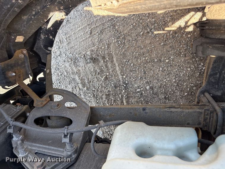 image for item EF1222 2019 International LT625 semi truck