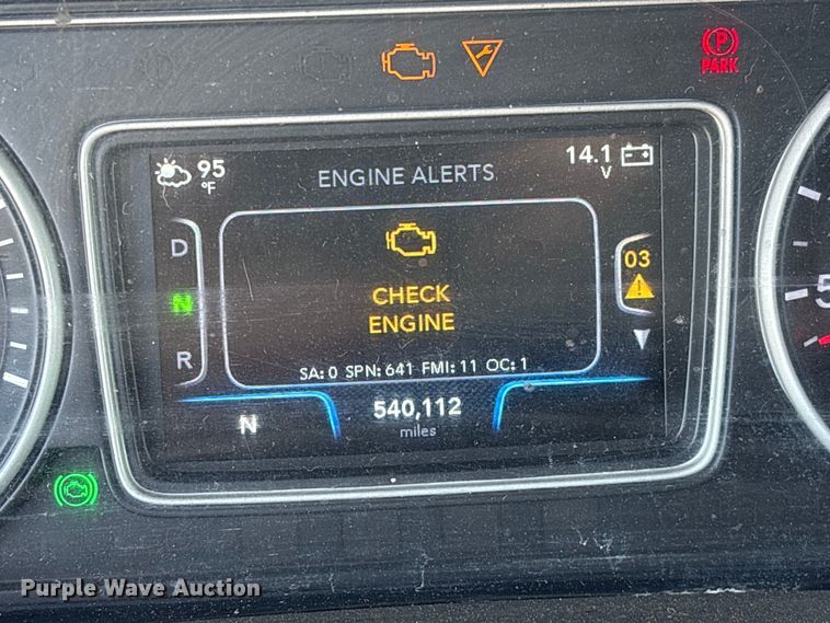 image for item EF1222 2019 International LT625 semi truck