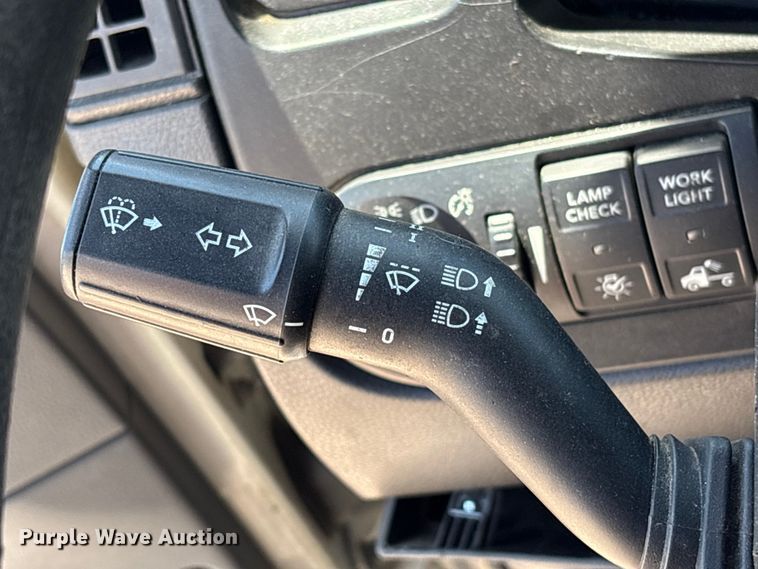 image for item EF1222 2019 International LT625 semi truck