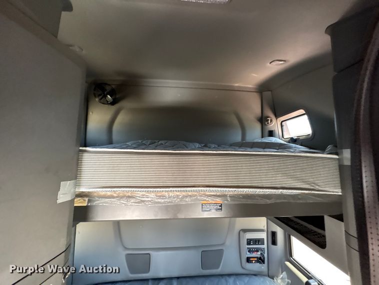 image for item EF1222 2019 International LT625 semi truck