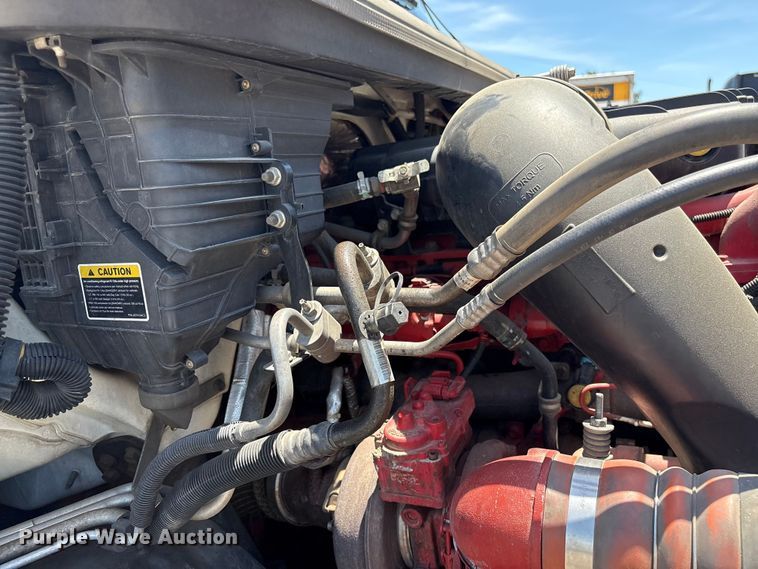 image for item EF1222 2019 International LT625 semi truck