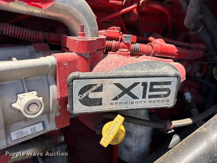 image for item EF1222 2019 International LT625 semi truck