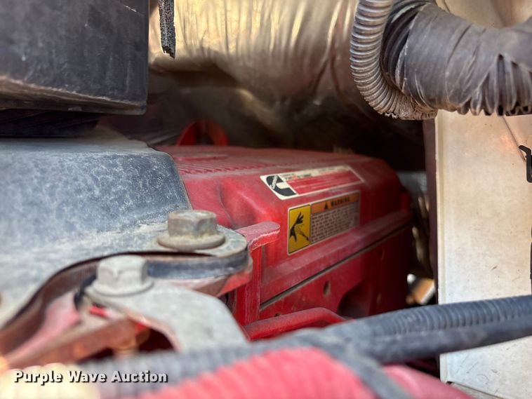 image for item EF1222 2019 International LT625 semi truck