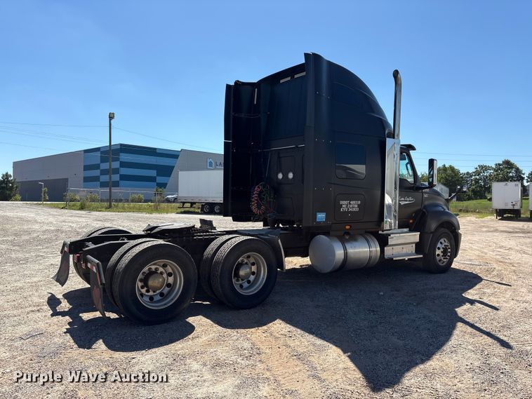 image for item EF1223 2021 International LT625 semi truck