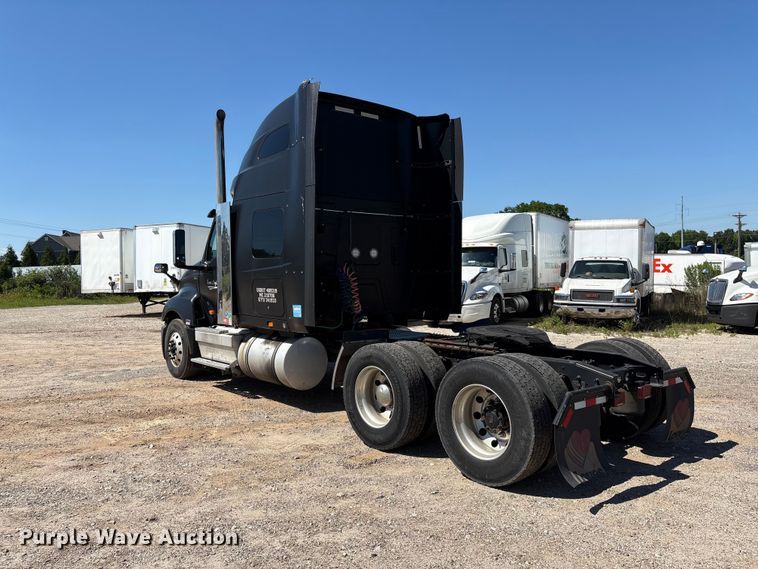 image for item EF1223 2021 International LT625 semi truck