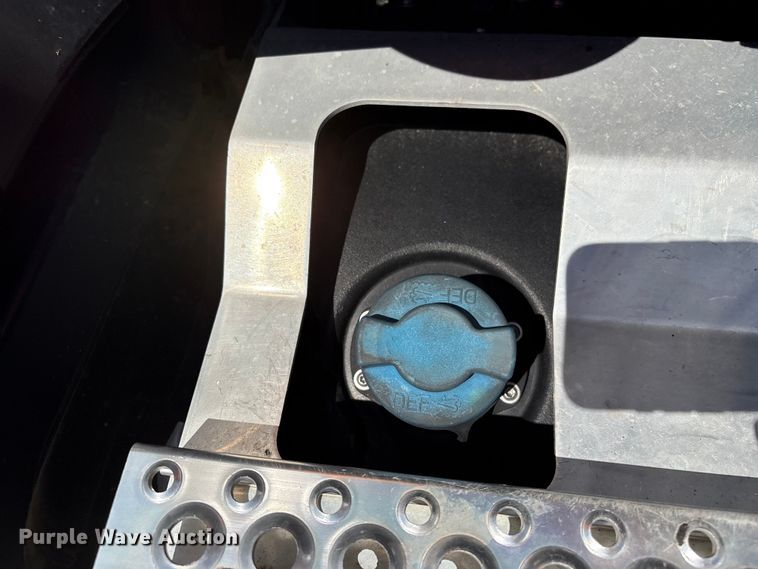 image for item EF1223 2021 International LT625 semi truck