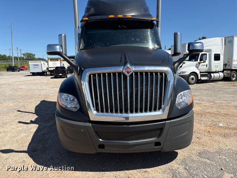 image for item EF1223 2021 International LT625 semi truck