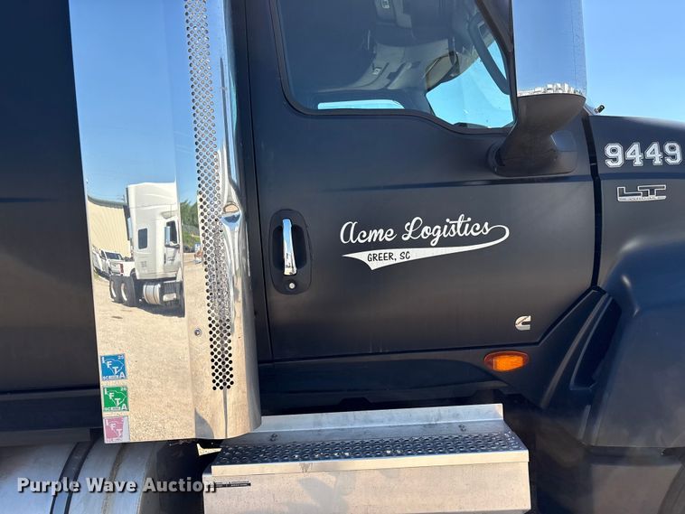 image for item EF1223 2021 International LT625 semi truck