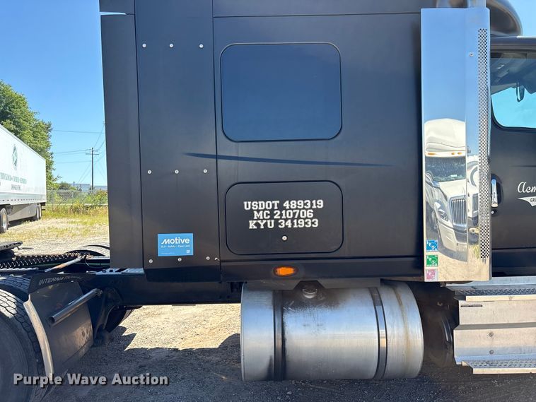 image for item EF1223 2021 International LT625 semi truck