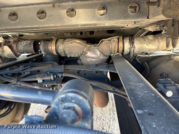 image for item EF1223 2021 International LT625 semi truck