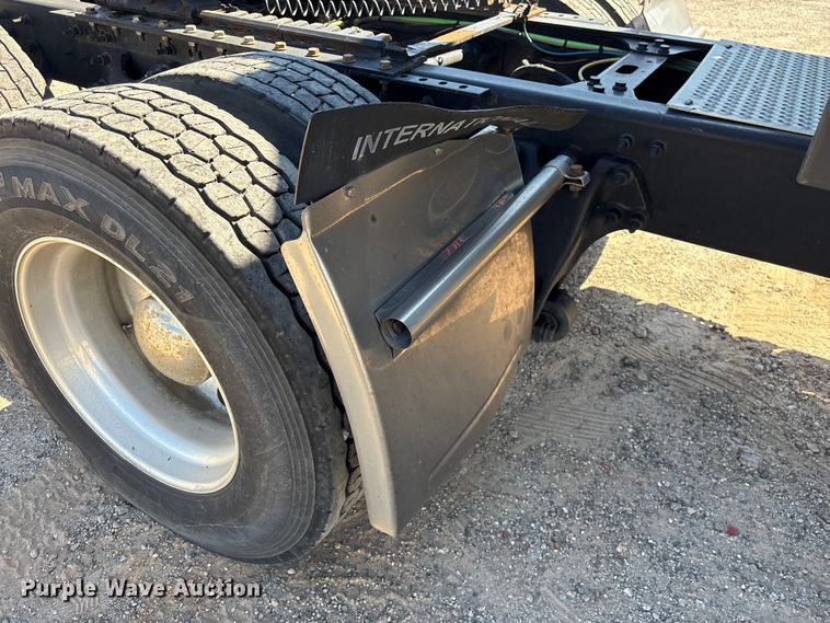 image for item EF1223 2021 International LT625 semi truck