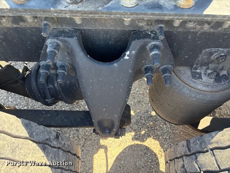 image for item EF1223 2021 International LT625 semi truck