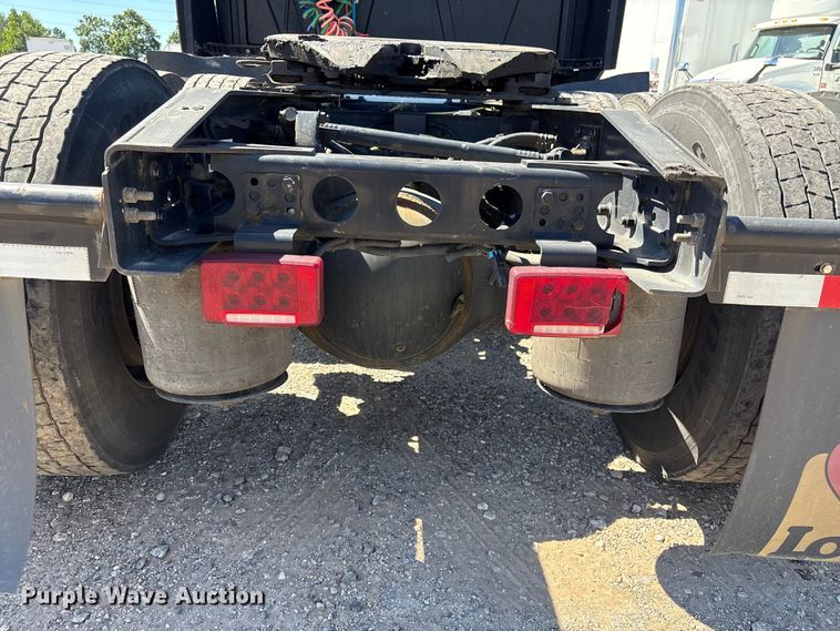 image for item EF1223 2021 International LT625 semi truck