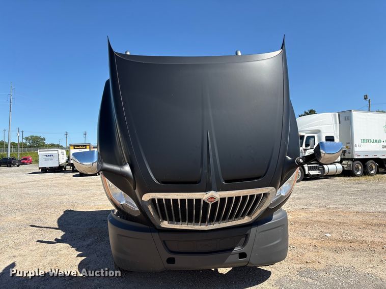 image for item EF1223 2021 International LT625 semi truck