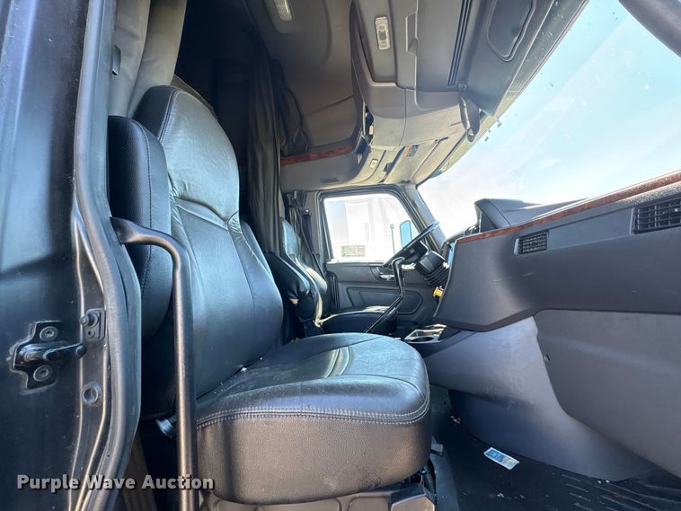 image for item EF1223 2021 International LT625 semi truck