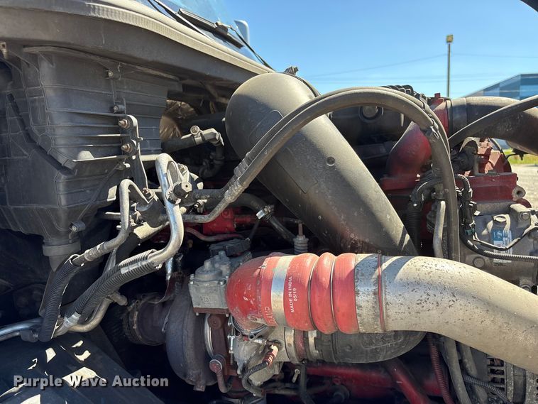 image for item EF1223 2021 International LT625 semi truck