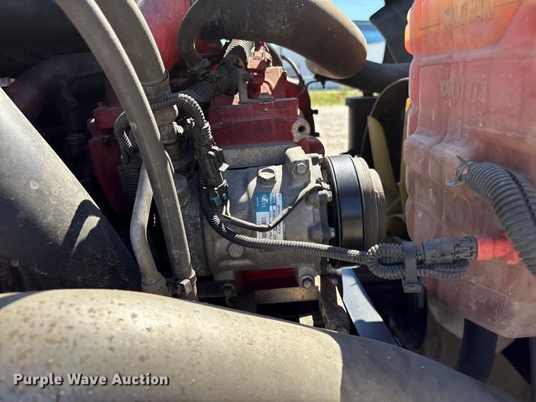 image for item EF1223 2021 International LT625 semi truck