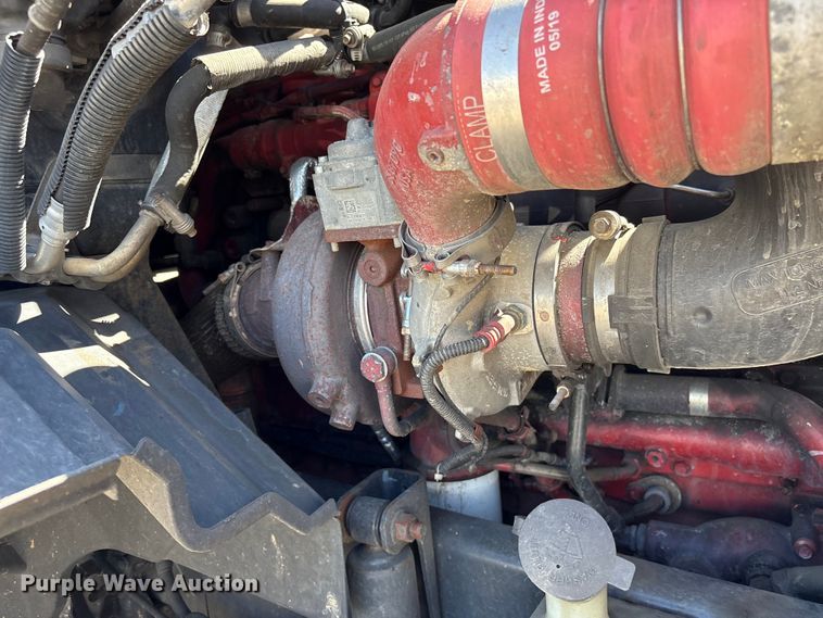 image for item EF1223 2021 International LT625 semi truck