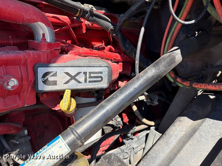 image for item EF1223 2021 International LT625 semi truck