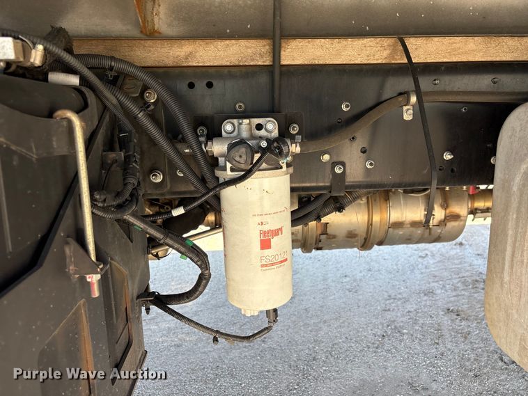 image for item EF1225 2022 Isuzu FTR box truck