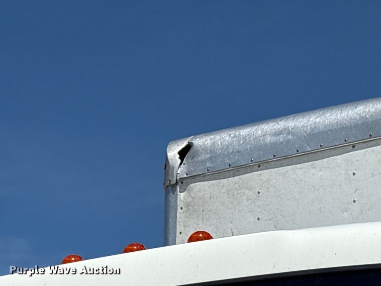 image for item EF1225 2022 Isuzu FTR box truck
