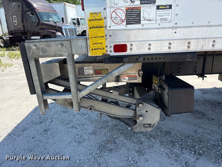 image for item EF1225 2022 Isuzu FTR box truck