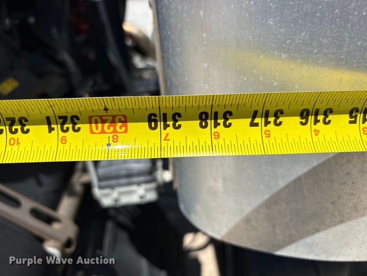 image for item EF1225 2022 Isuzu FTR box truck
