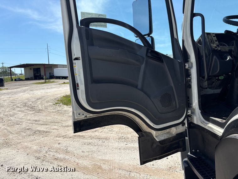 image for item EF1225 2022 Isuzu FTR box truck