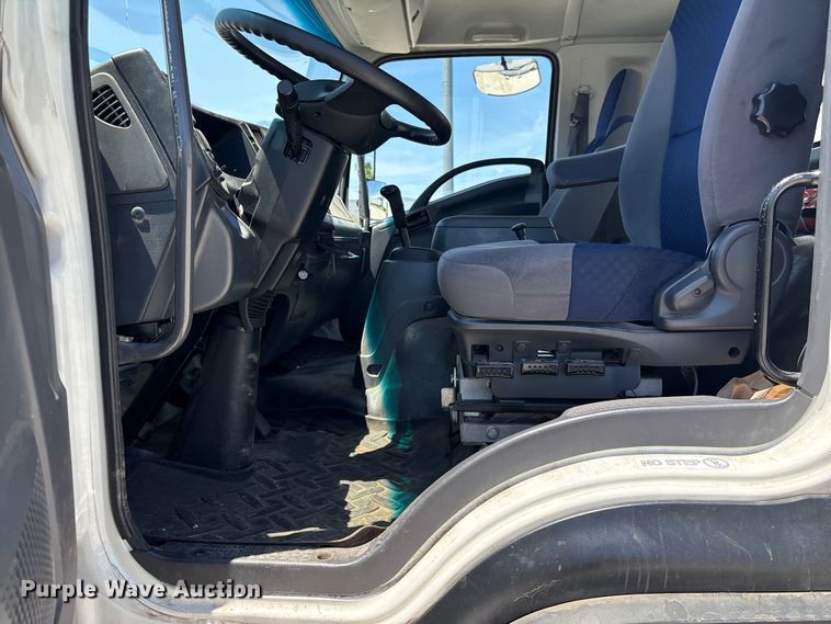 image for item EF1225 2022 Isuzu FTR box truck