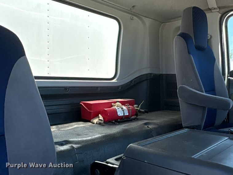 image for item EF1225 2022 Isuzu FTR box truck