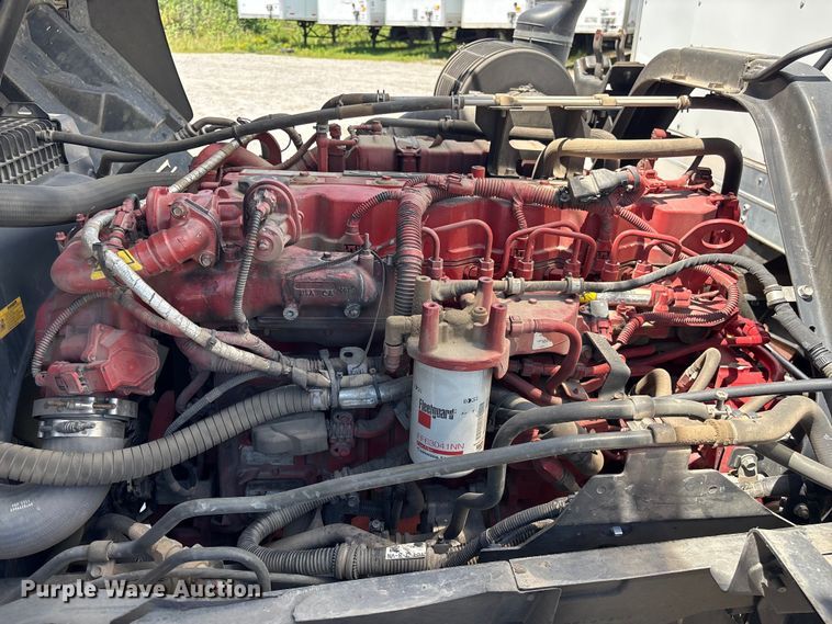 image for item EF1225 2022 Isuzu FTR box truck