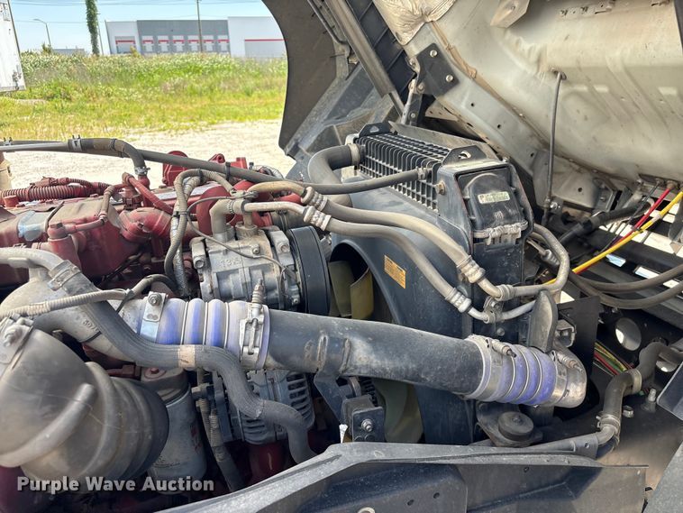 image for item EF1225 2022 Isuzu FTR box truck