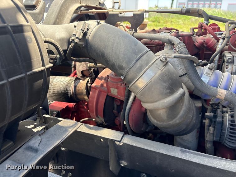 image for item EF1225 2022 Isuzu FTR box truck