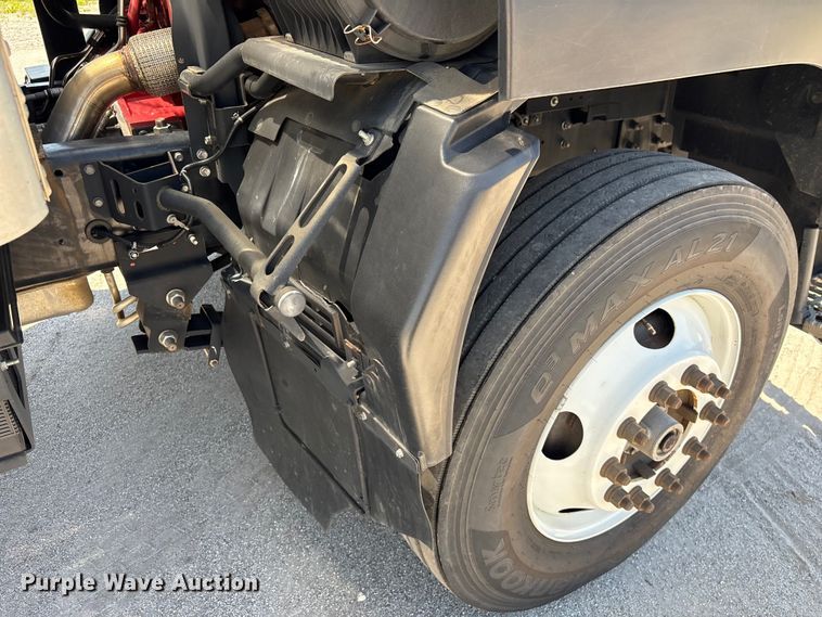 image for item EF1225 2022 Isuzu FTR box truck