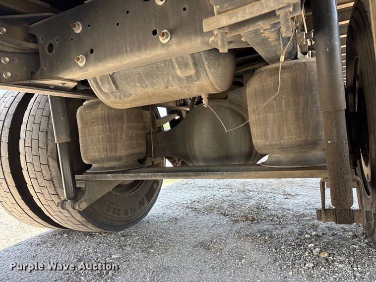 image for item EF1225 2022 Isuzu FTR box truck