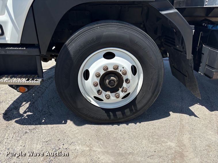 image for item EF1225 2022 Isuzu FTR box truck