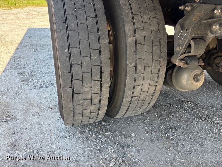 image for item EF1225 2022 Isuzu FTR box truck