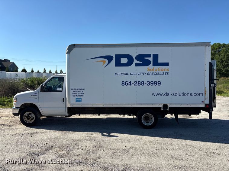 image for item EF1226 2019 Ford E350 box truck