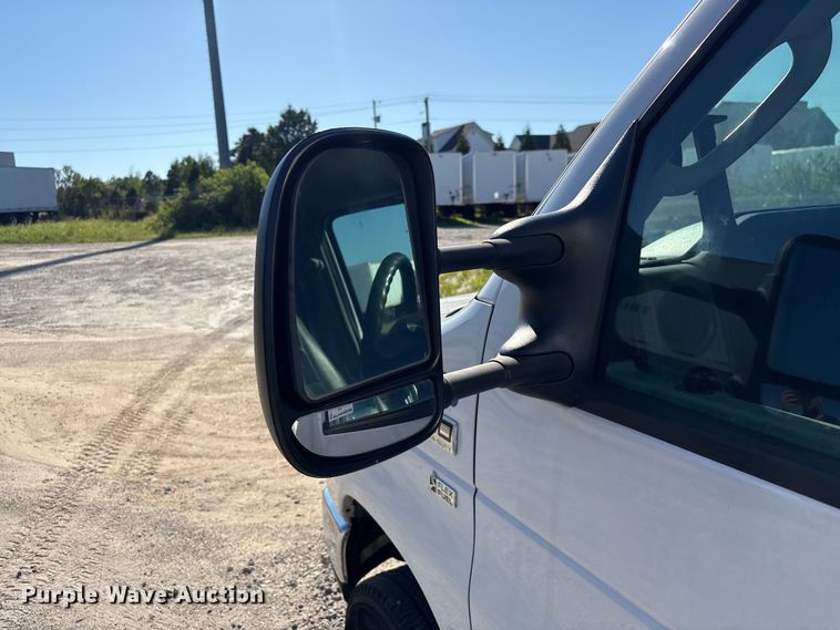 image for item EF1226 2019 Ford E350 box truck