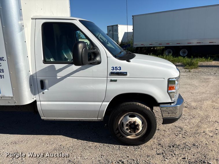 image for item EF1226 2019 Ford E350 box truck