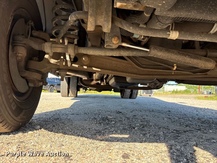 image for item EF1226 2019 Ford E350 box truck