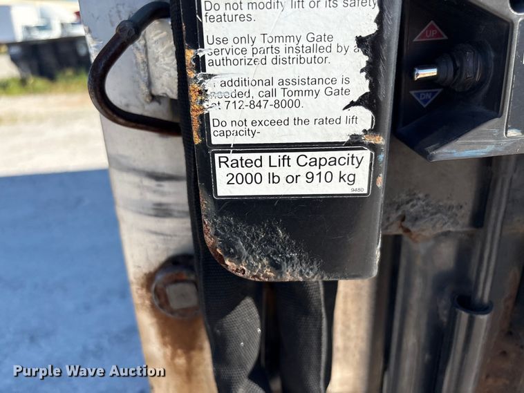 image for item EF1226 2019 Ford E350 box truck