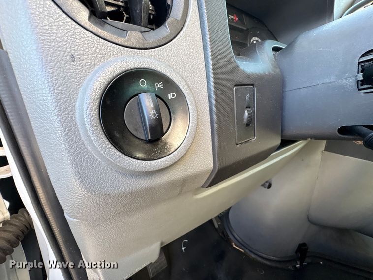 image for item EF1226 2019 Ford E350 box truck
